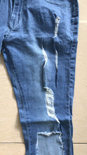Load image into Gallery viewer, Vintage Skinny Destroyed Ripped Jeans
